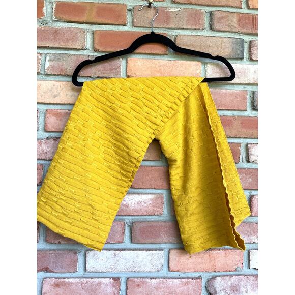 NWT, Nic + Zoe Textured Knit Mustard Yellow Infinity Scarf, Sz. Medium, Soft - Picture 2 of 5